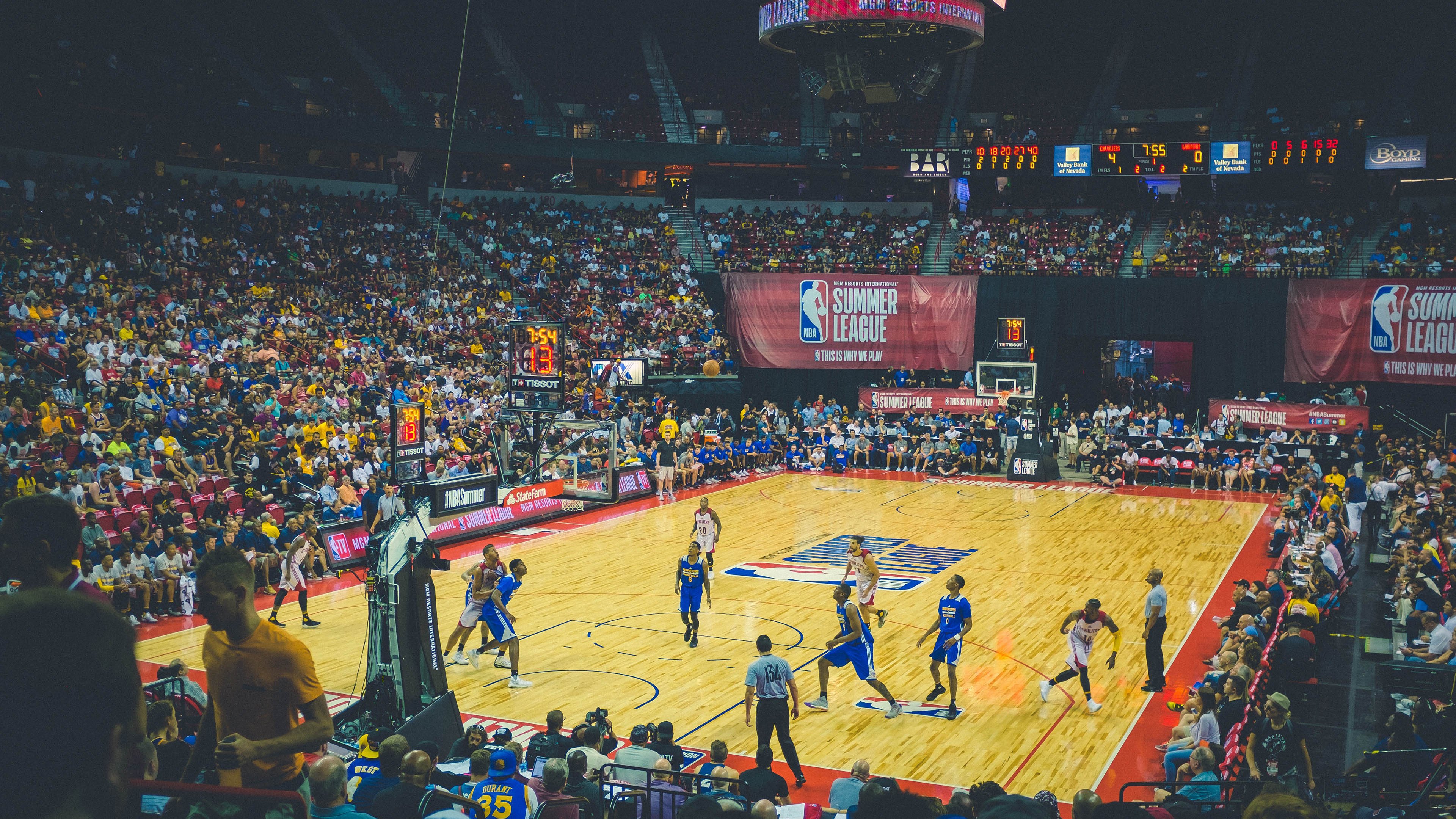 英超冲刺季：悬念持续升温，精彩无限！，英超专题